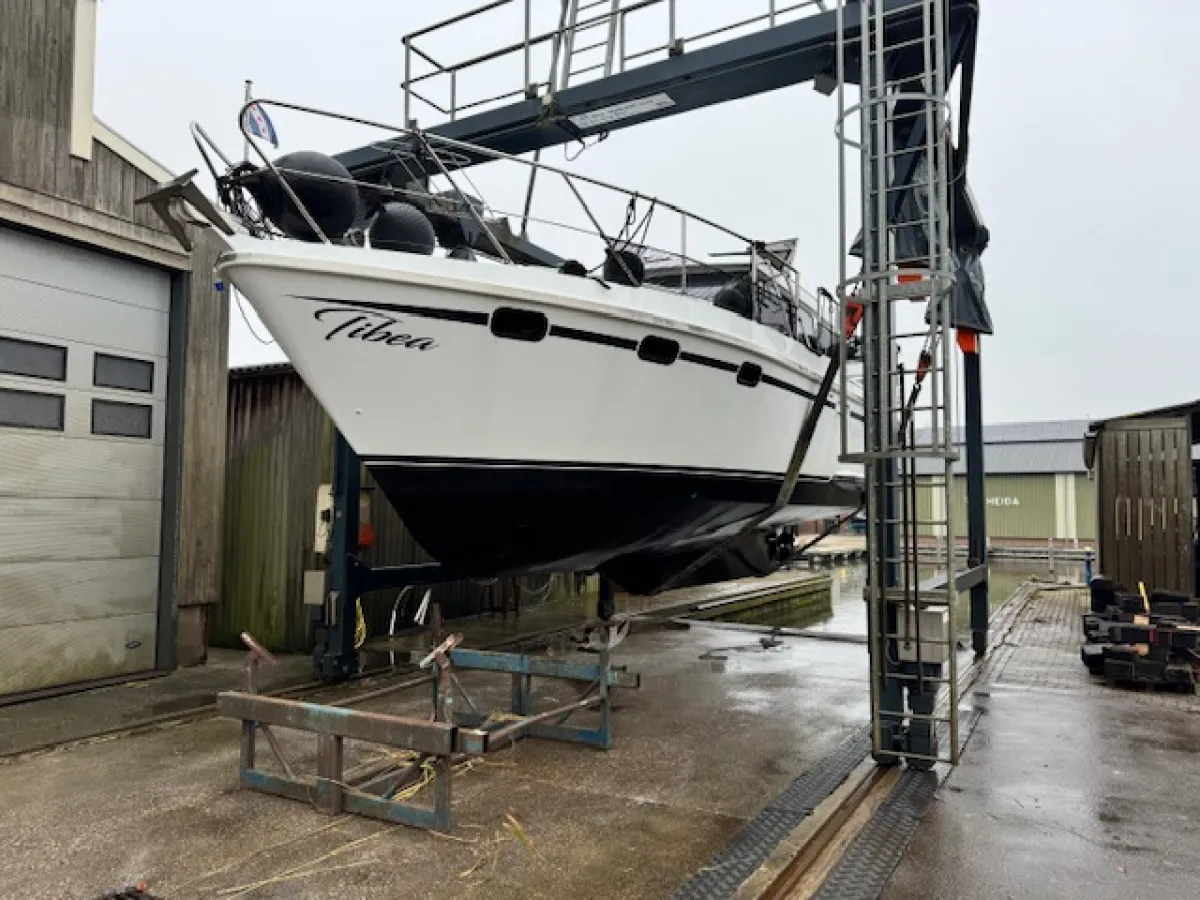 Steel Motorboat Vri-Jon Contessa 37E