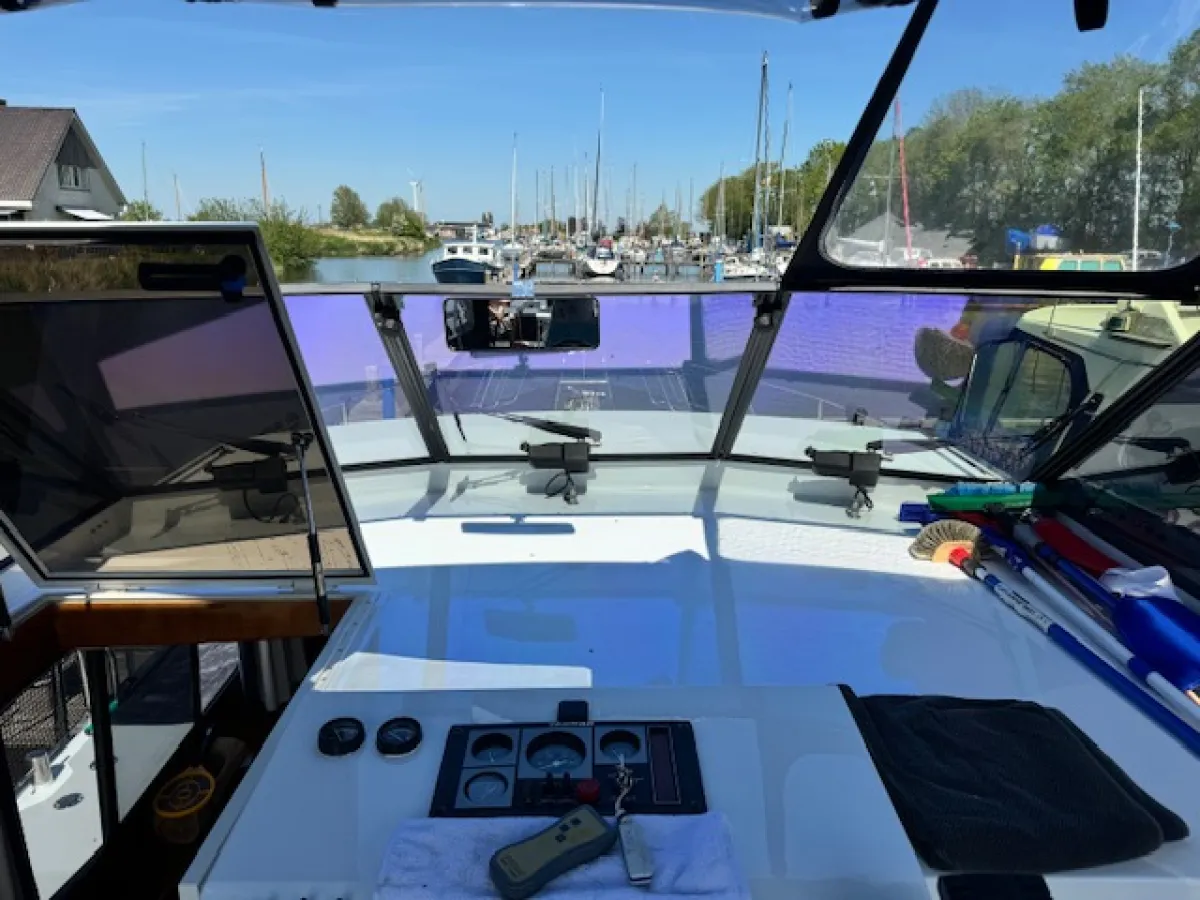 Steel Motorboat Vri-Jon Contessa 37E