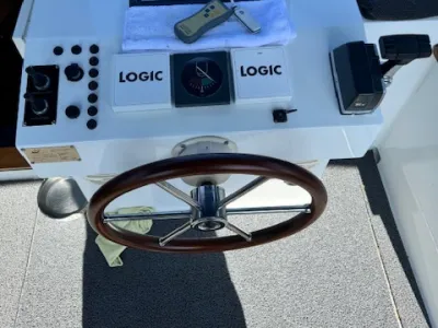 Steel Motorboat Vri-Jon Contessa 37E Photo 7