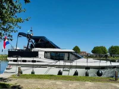 Steel Motorboat Vri-Jon Contessa 37E Photo 4