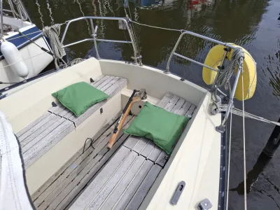 Polyester Sailboat Friendship 26 Photo 3