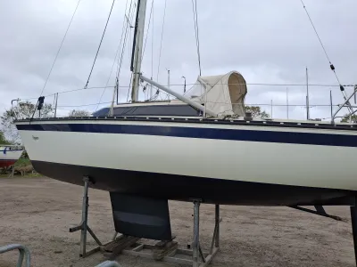 Polyester Sailboat Friendship 26 Photo 10