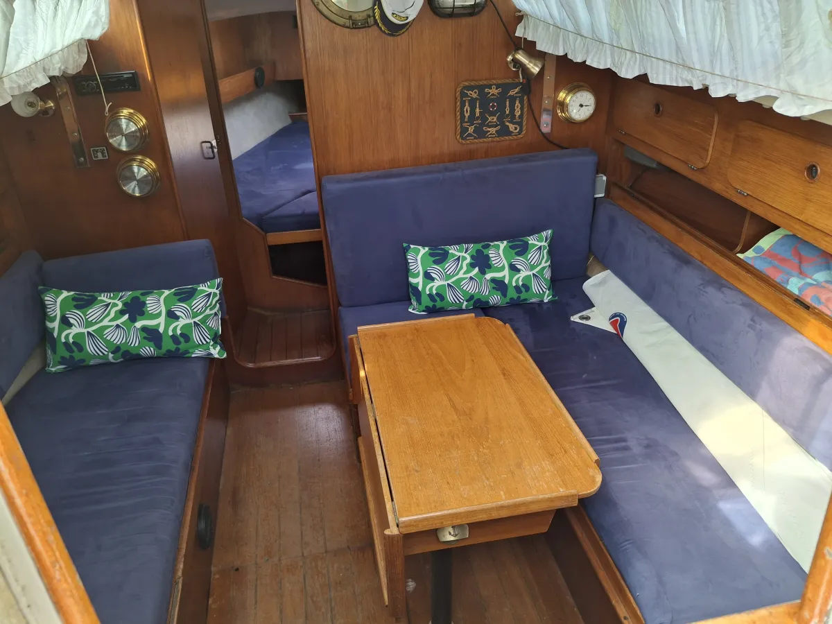 Polyester Sailboat Friendship 26