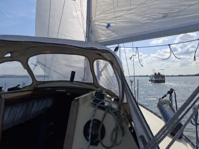 Polyester Sailboat Friendship 26 Photo 8