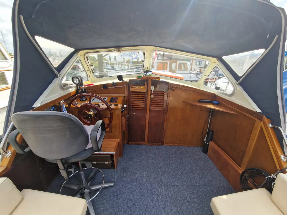 Steel Motorboat Valk kruiser Sport 10.50