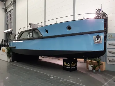 Staal Motorboot Besla 1100 Foto 14