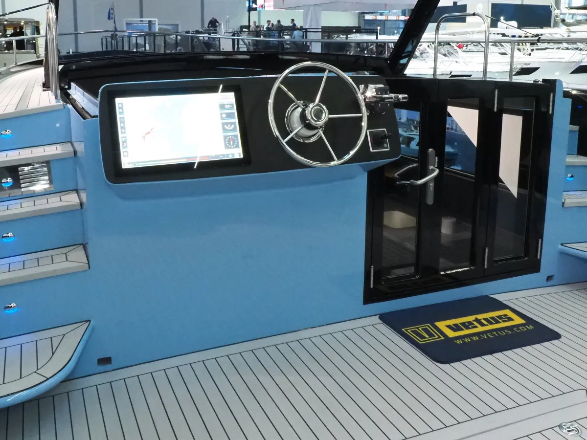 Staal Motorboot Besla 1100