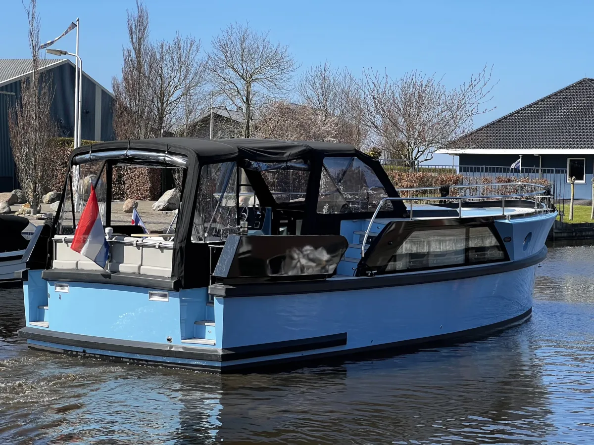 Staal Motorboot Besla 1100