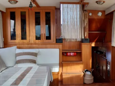 Polyester Motorboat Hershine Trawler Photo 10