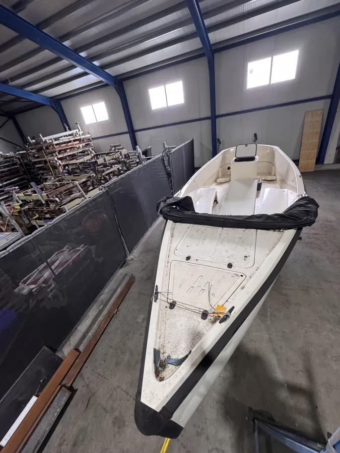 Polyester Sloop Enduro 690