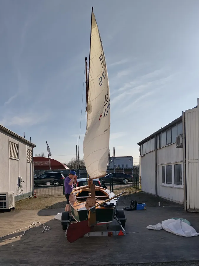 Wood Sailboat Sharpie 12m2