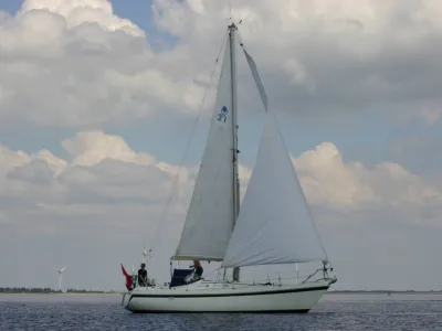 Polyester Sailboat Contest 31 HT AC Photo 1