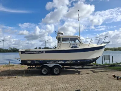 Polyester Motorboat Osprey 24 Photo 4