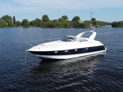 Polyester Motorboat Fairline Targa 43 Photo 1
