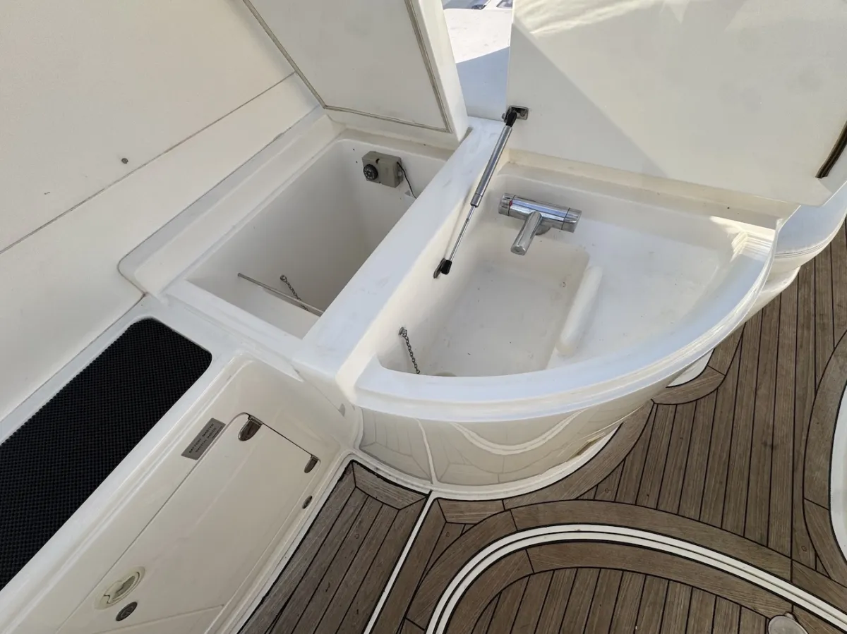 Polyester Motorboat Fairline Targa 43