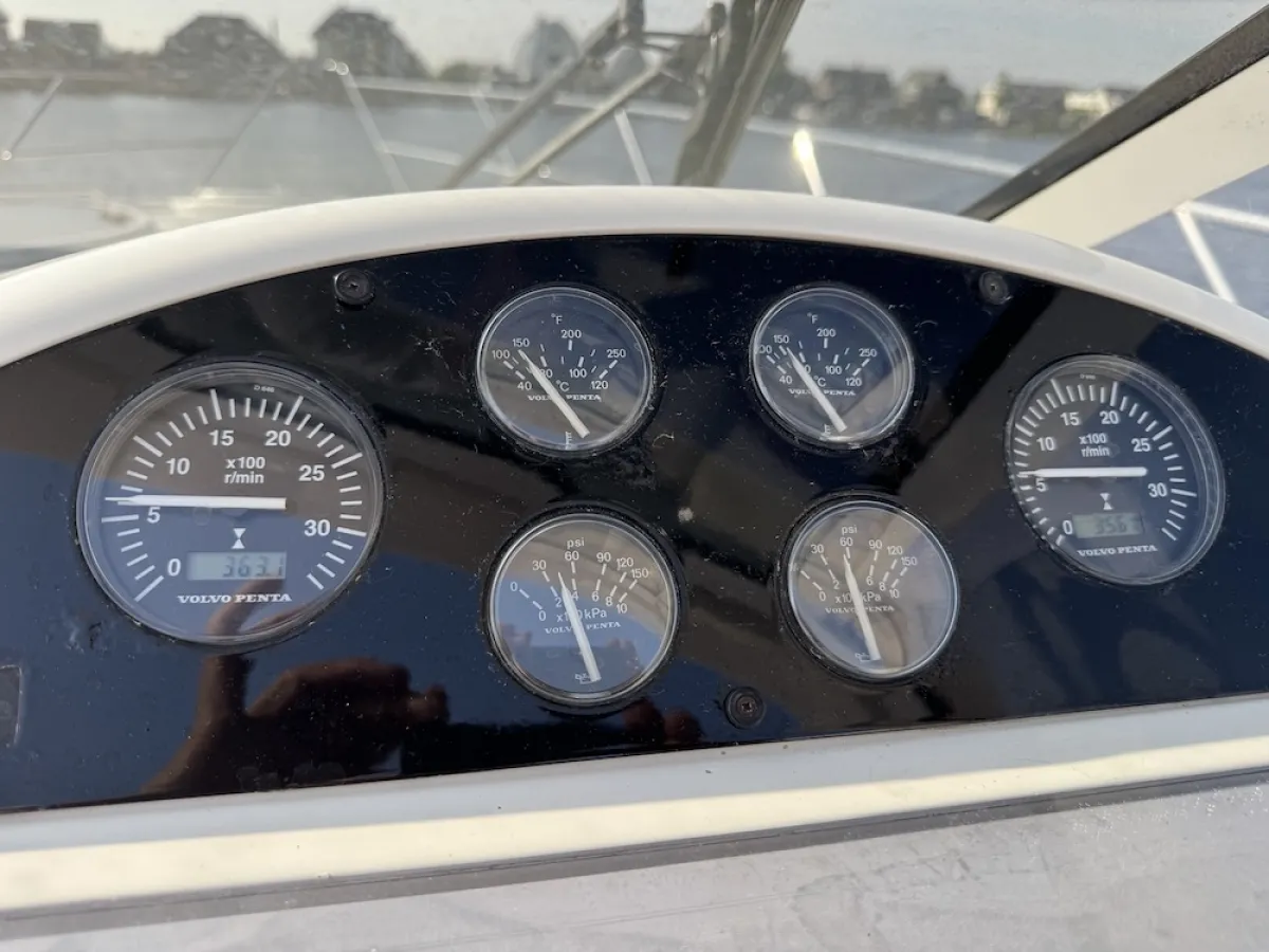 Polyester Motorboat Fairline Targa 43