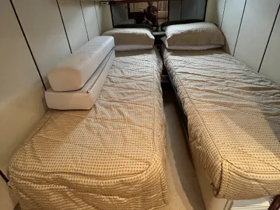Polyester Motorboat Fairline Targa 43 Photo 42