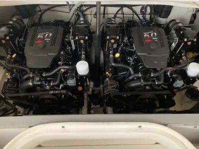 Polyester Bateau rapide Sea Ray 290 SS Photo 16