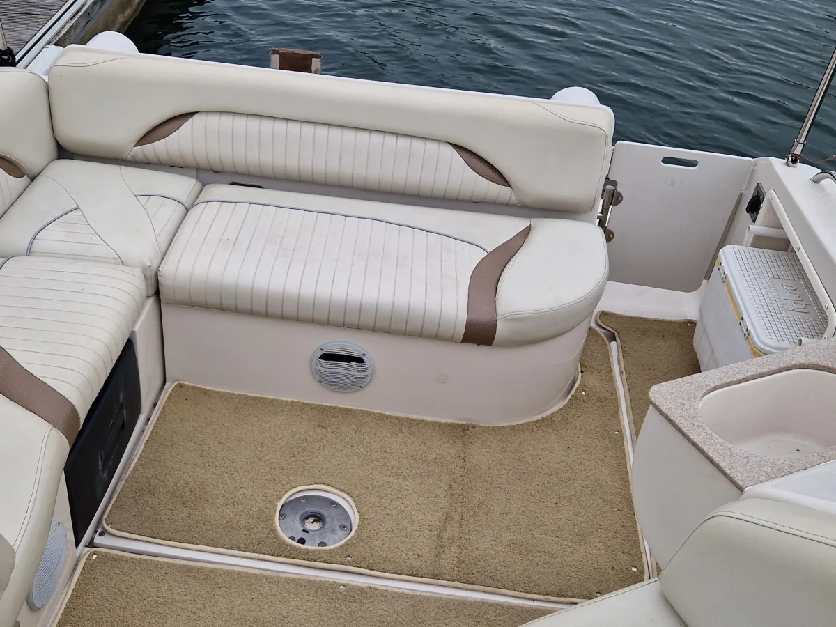Polyester Motorboat Starcraft 2650 Express