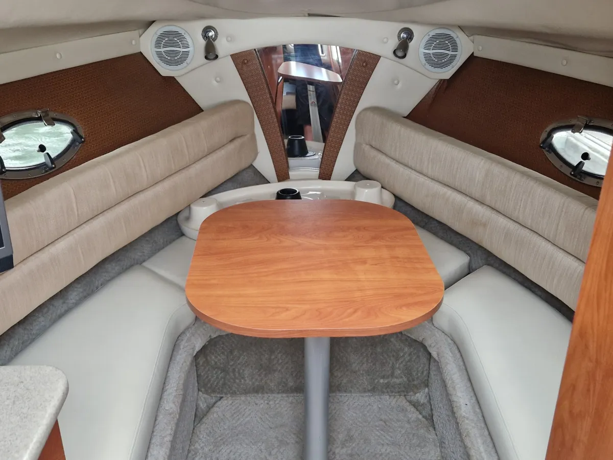 Polyester Motorboat Starcraft 2650 Express