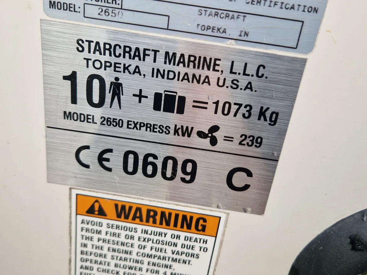 Polyester Motorboat Starcraft 2650 Express