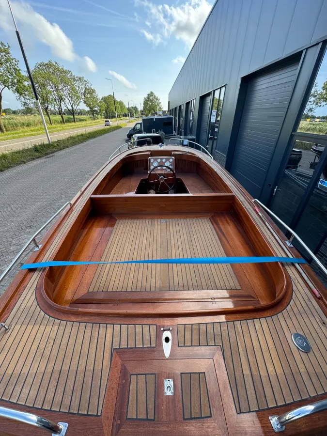 Wood Speedboat Beaver Sundeck 27