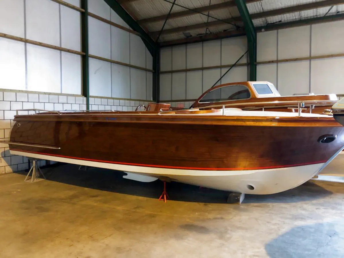 Wood Speedboat Beaver Sundeck 27