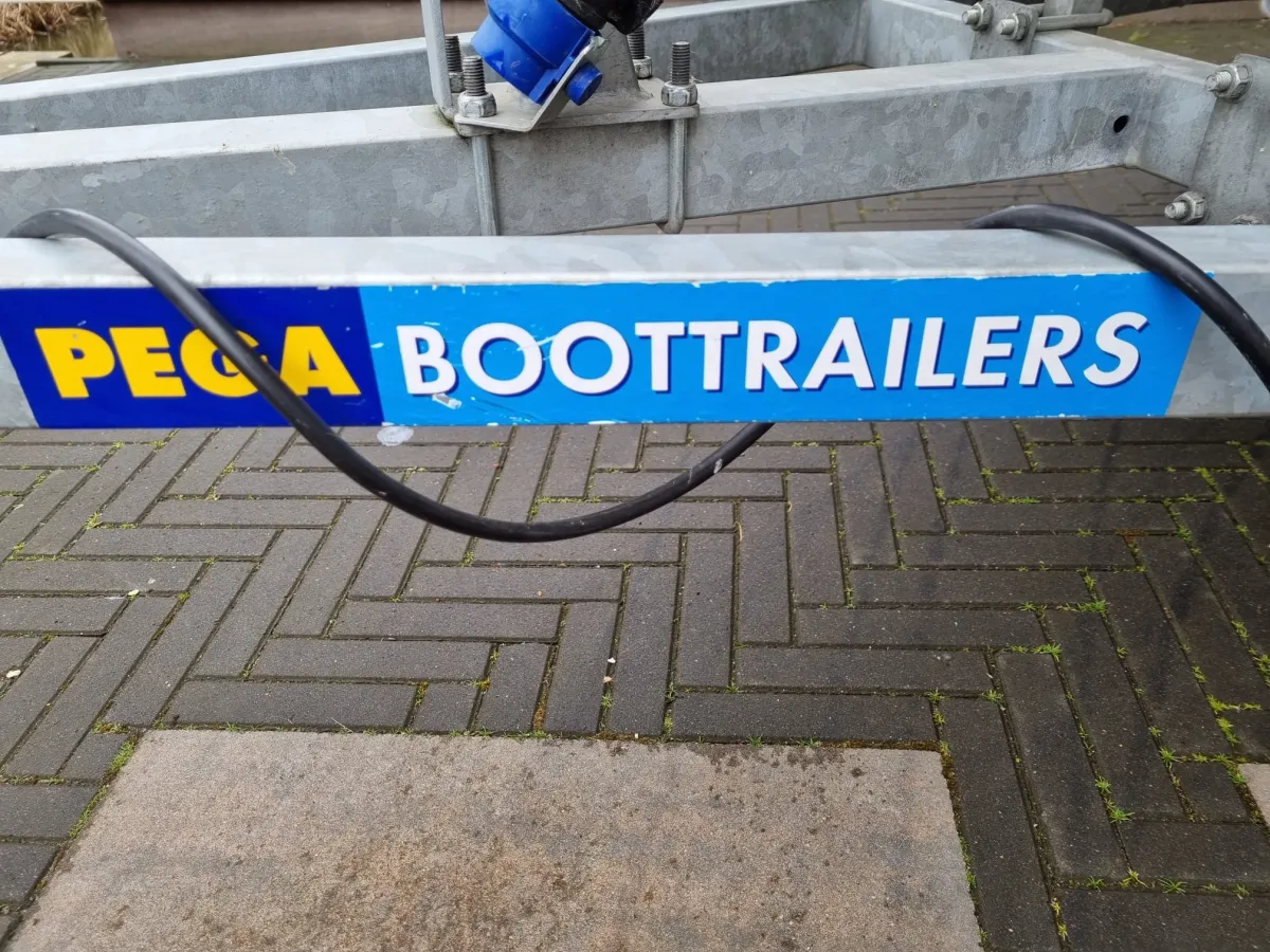 Polyester RIB Brig F300