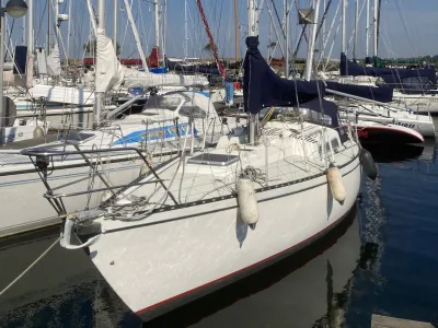 Polyester Sailboat Victoire 933 Photo 0