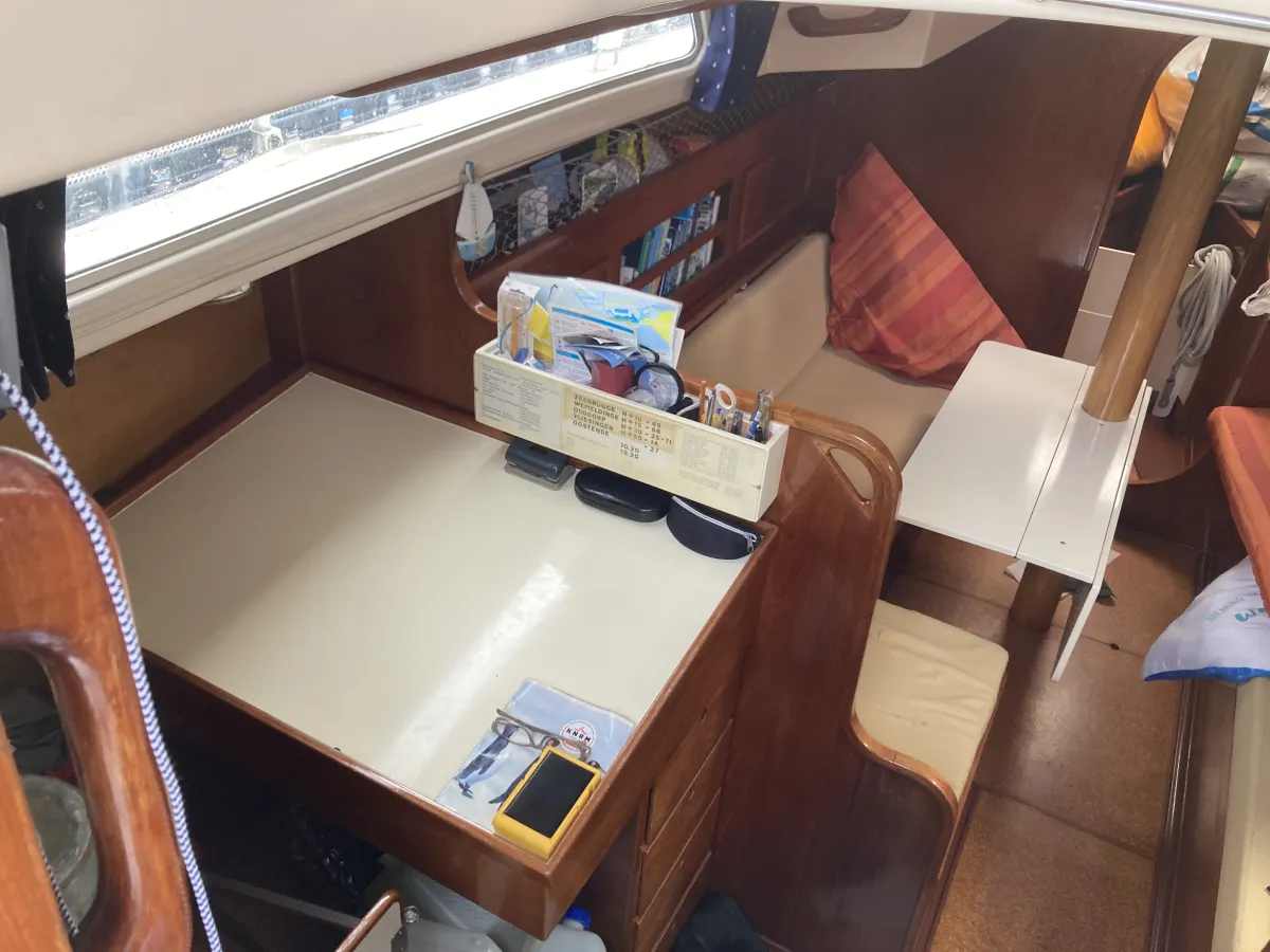Polyester Sailboat Victoire 933