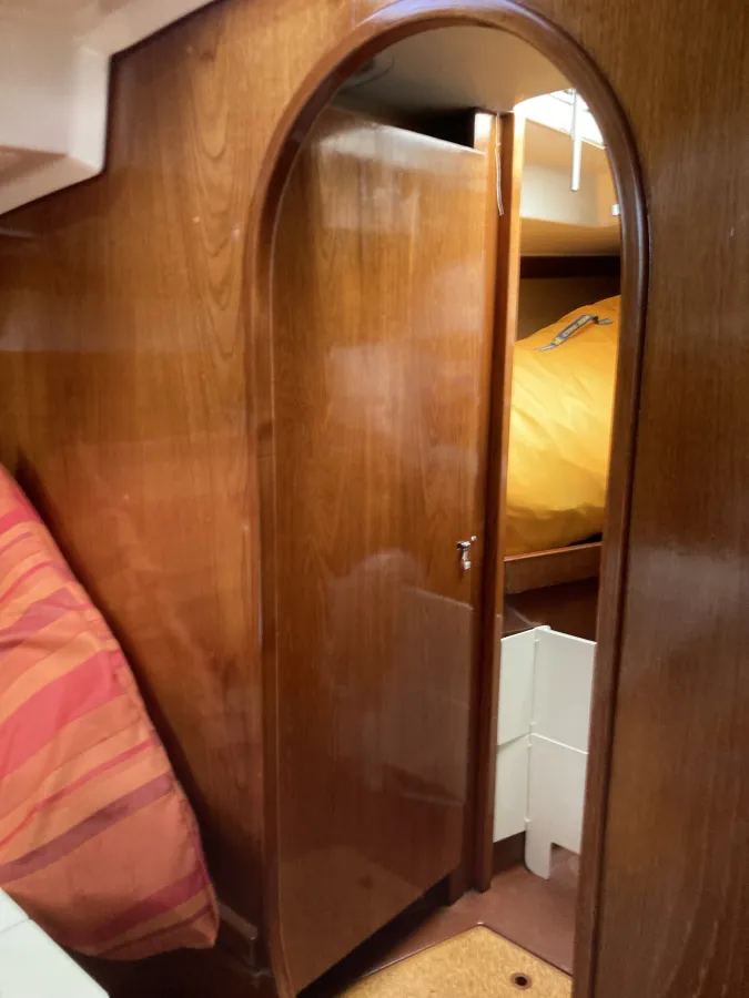 Polyester Sailboat Victoire 933