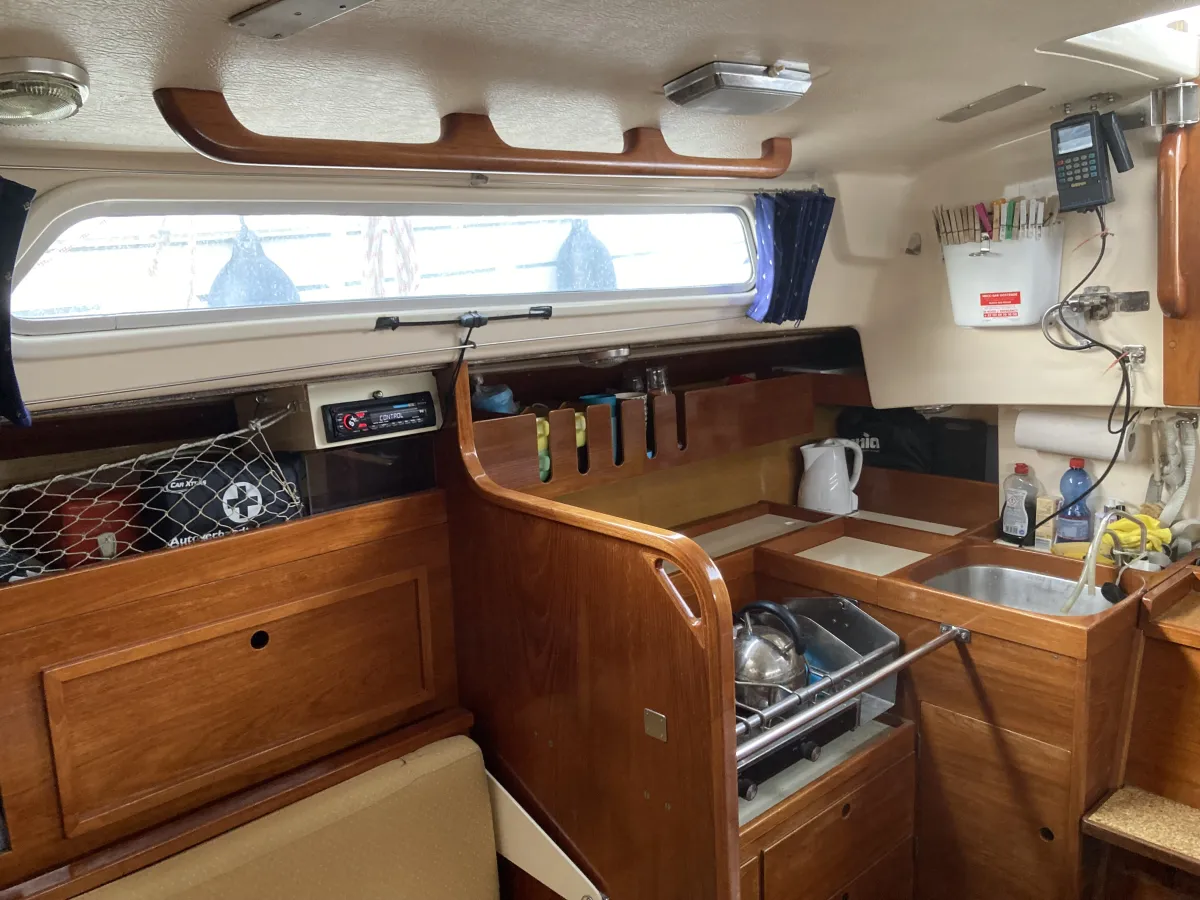 Polyester Sailboat Victoire 933