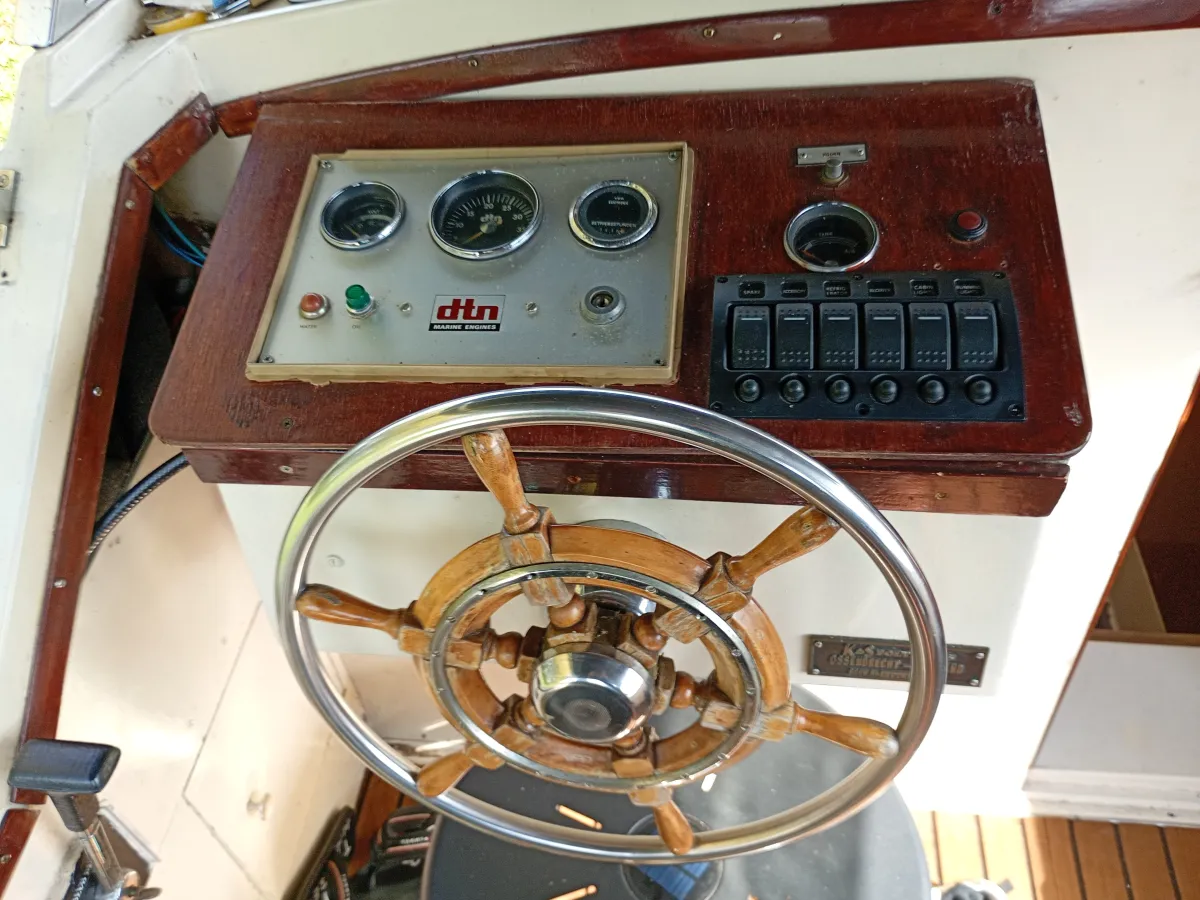 Polyester Motorboat Kilkruiser 720