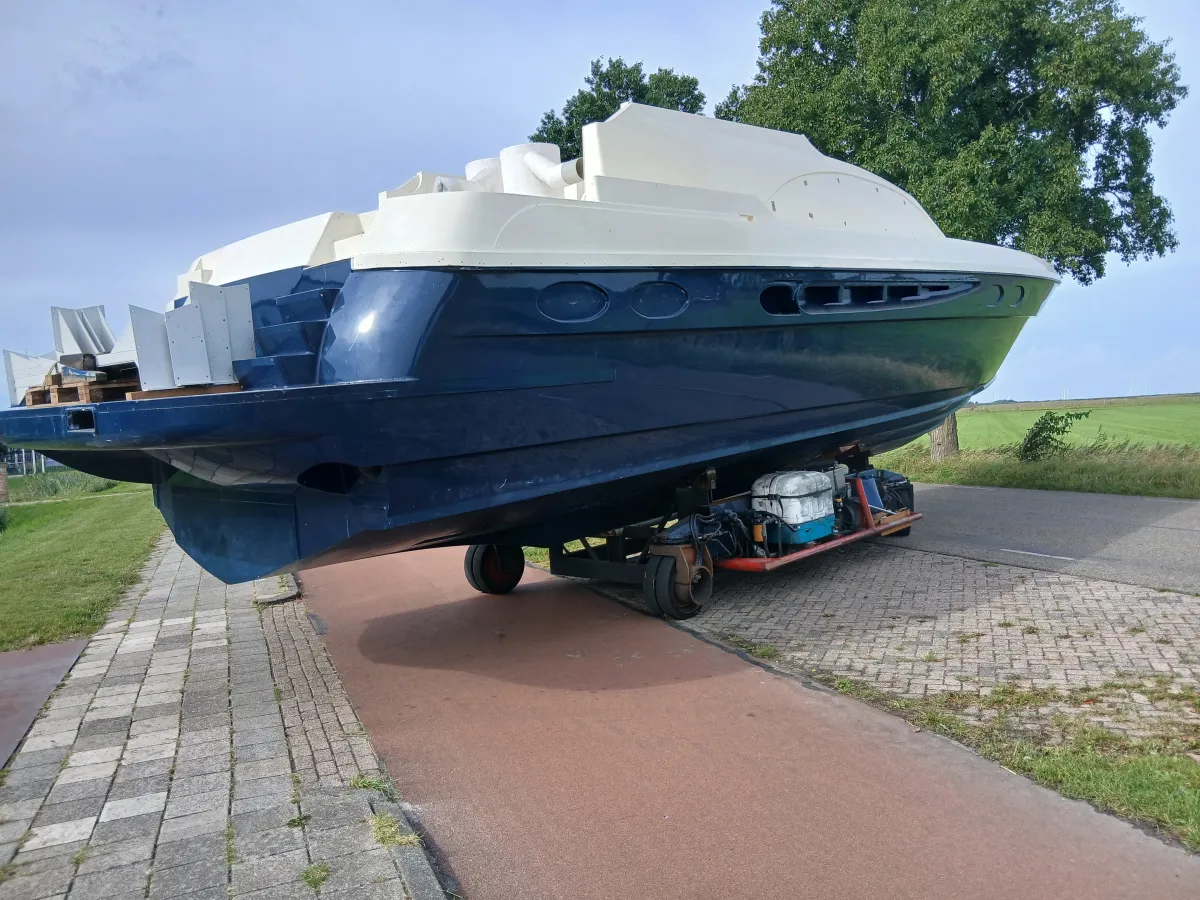Polyester Hull Atlantic 52