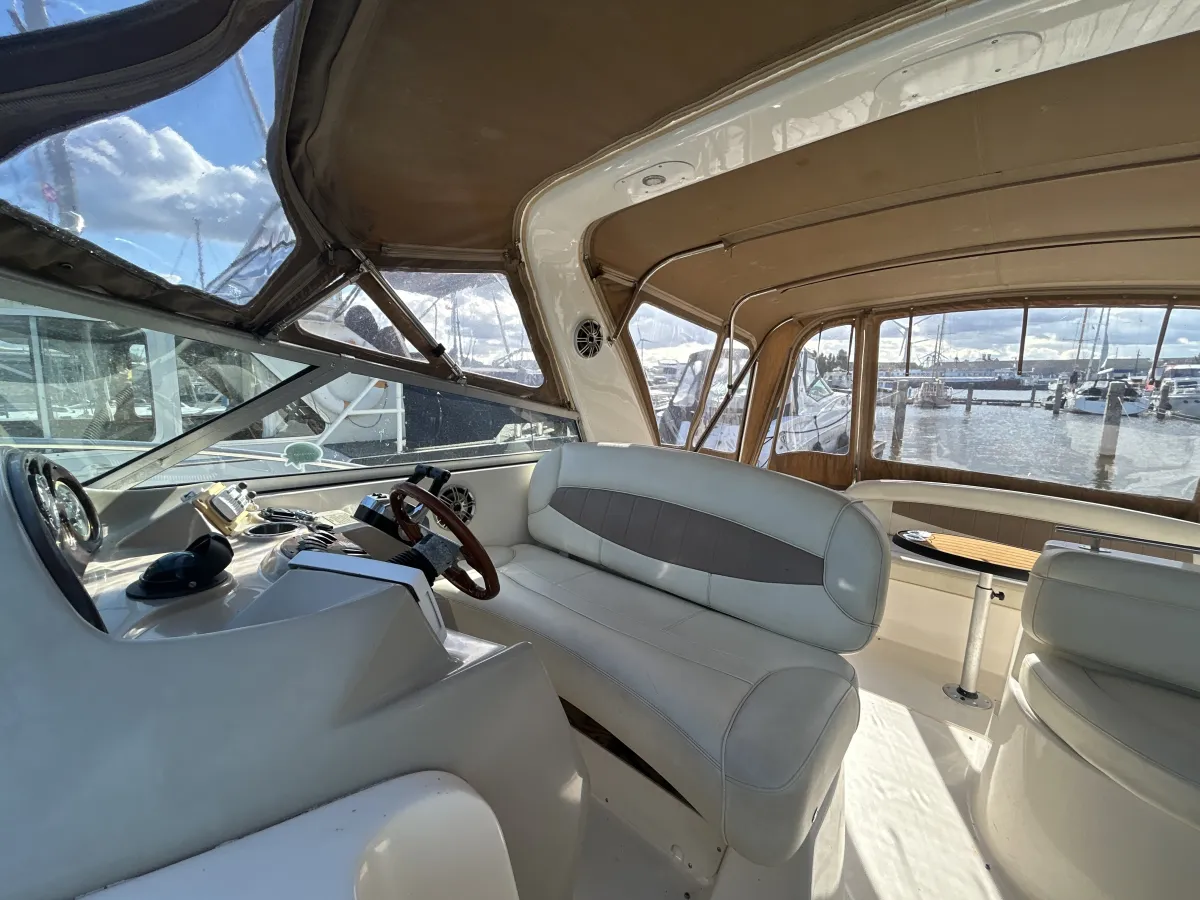 Polyester Motorboot Rinker Fiesta Vee 342