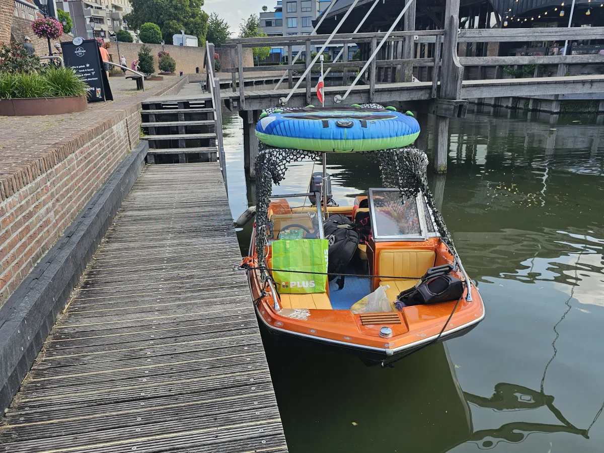 Polyester Schnellboot Glastron Bow