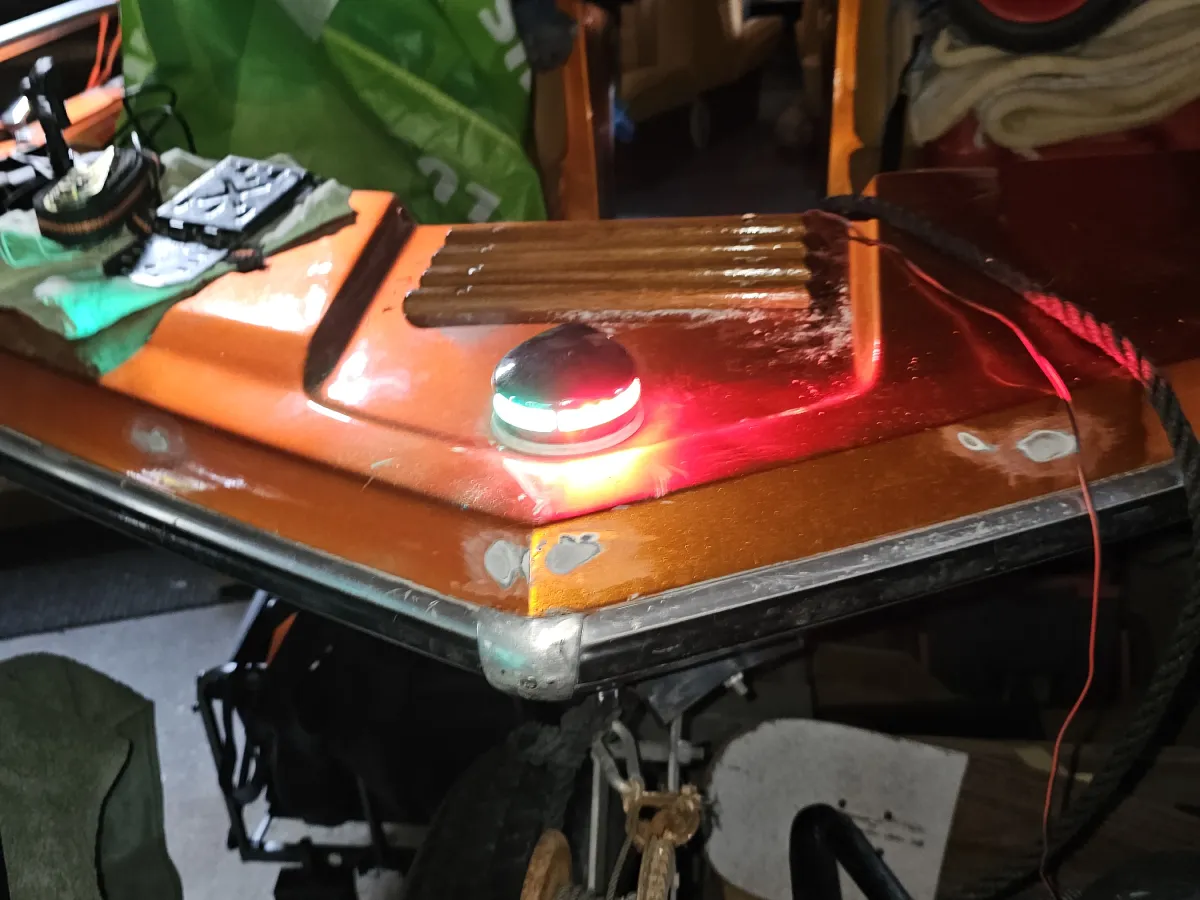 Polyester Schnellboot Glastron Bow