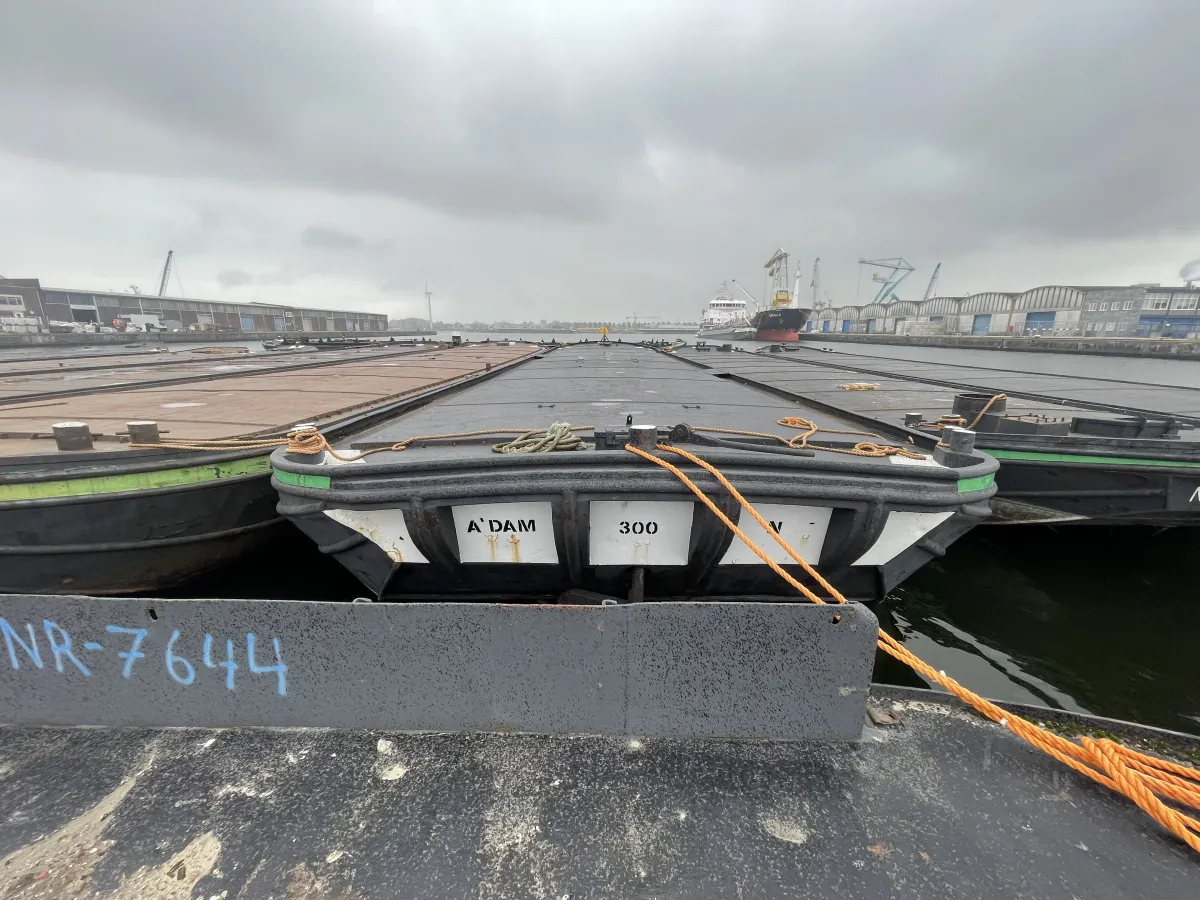 Staal Werkboot Dekschuit 300