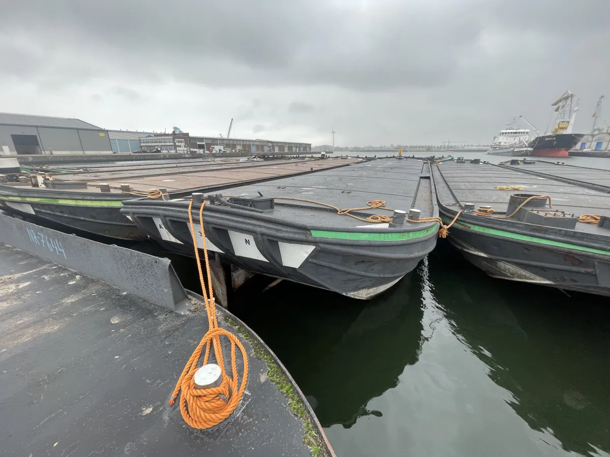 Staal Werkboot Dekschuit 300