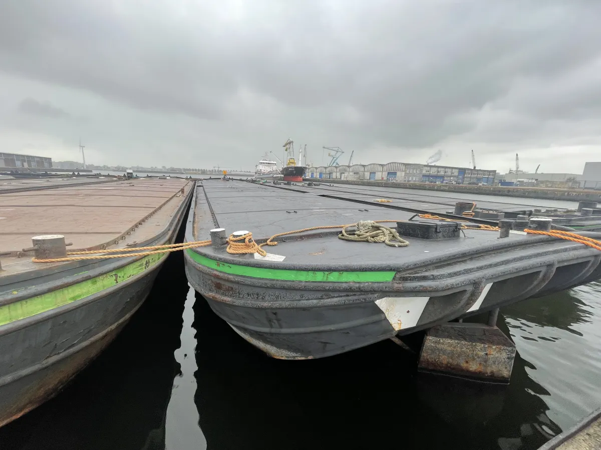 Staal Werkboot Dekschuit 300