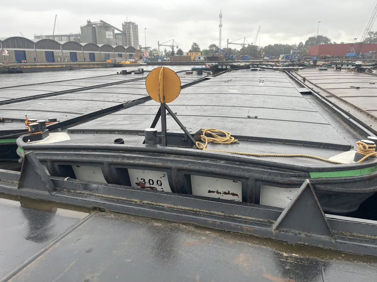 Staal Werkboot Dekschuit 300