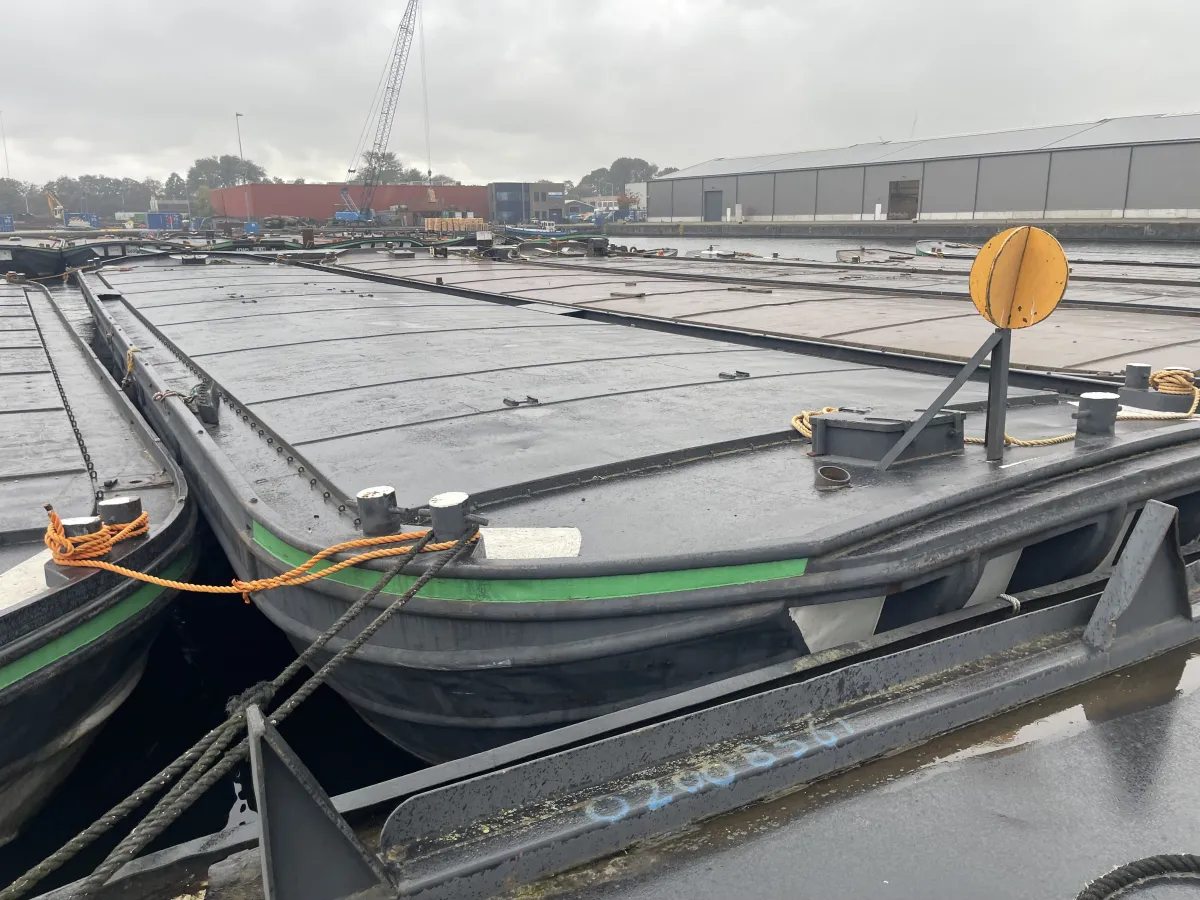 Staal Werkboot Dekschuit 300