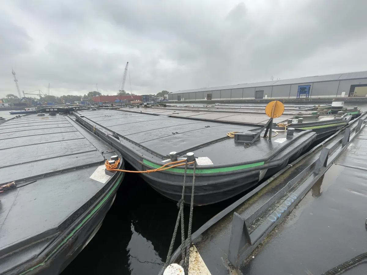 Staal Werkboot Dekschuit 300