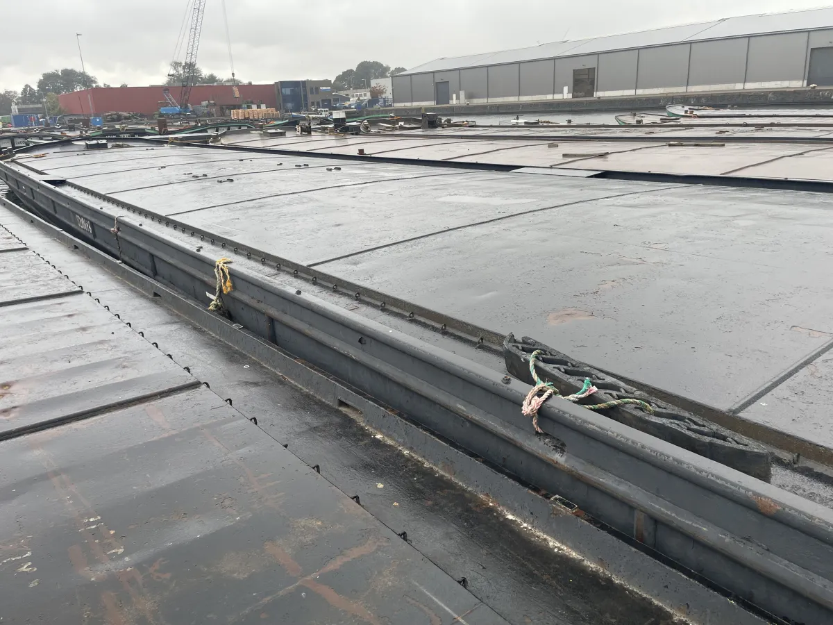 Staal Werkboot Dekschuit 300