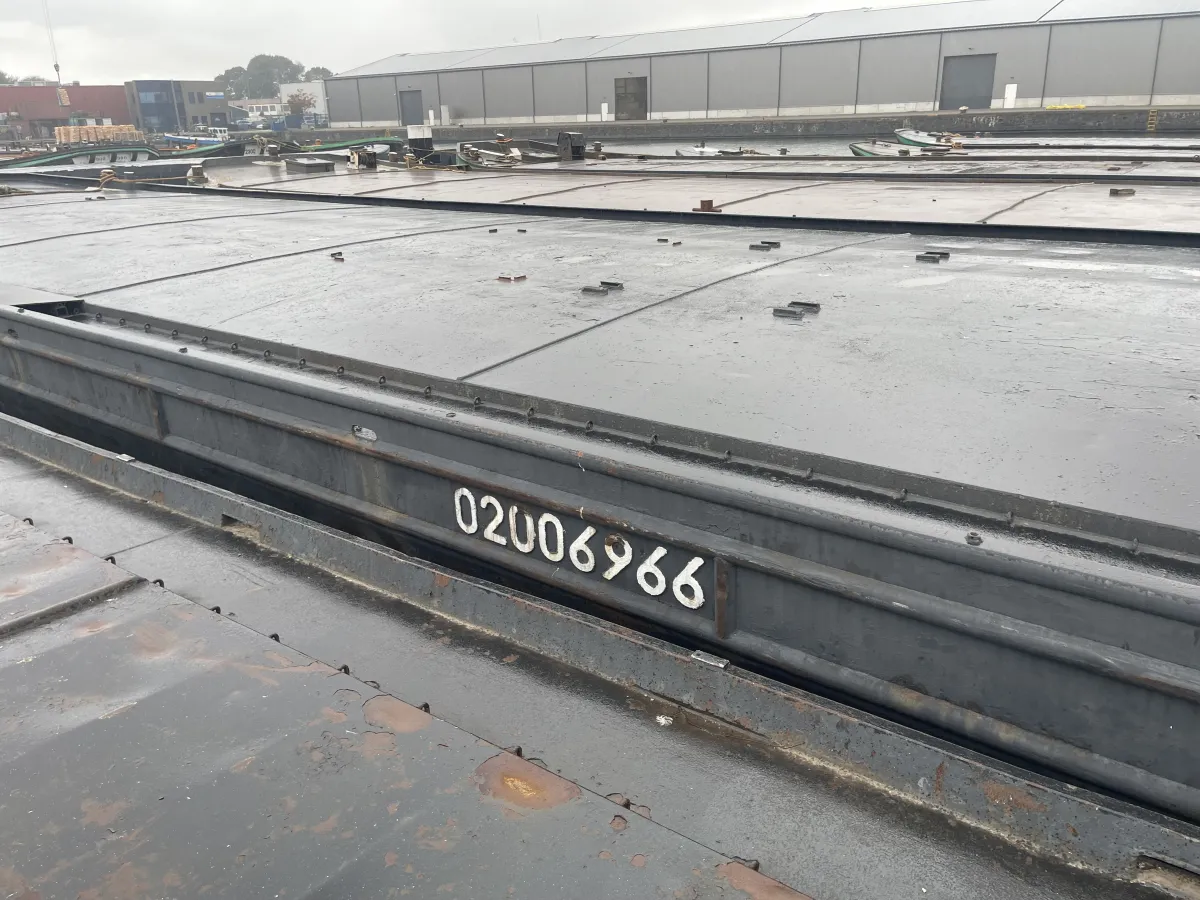 Staal Werkboot Dekschuit 300