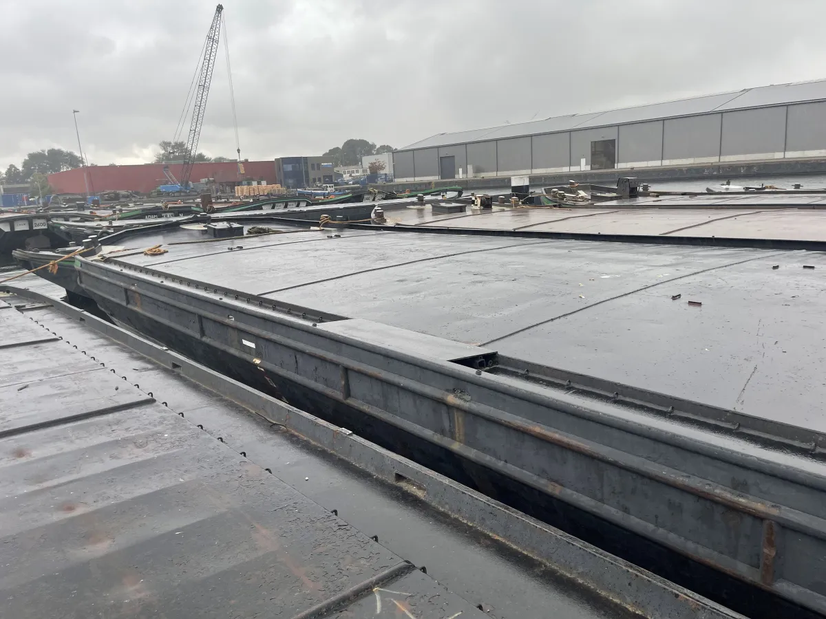Staal Werkboot Dekschuit 300