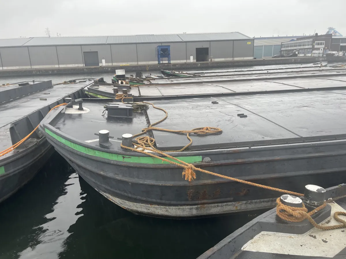 Staal Werkboot Dekschuit 300