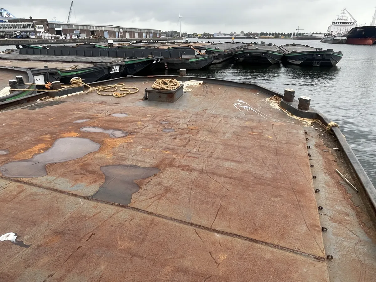 Staal Werkboot Dekschuit 600