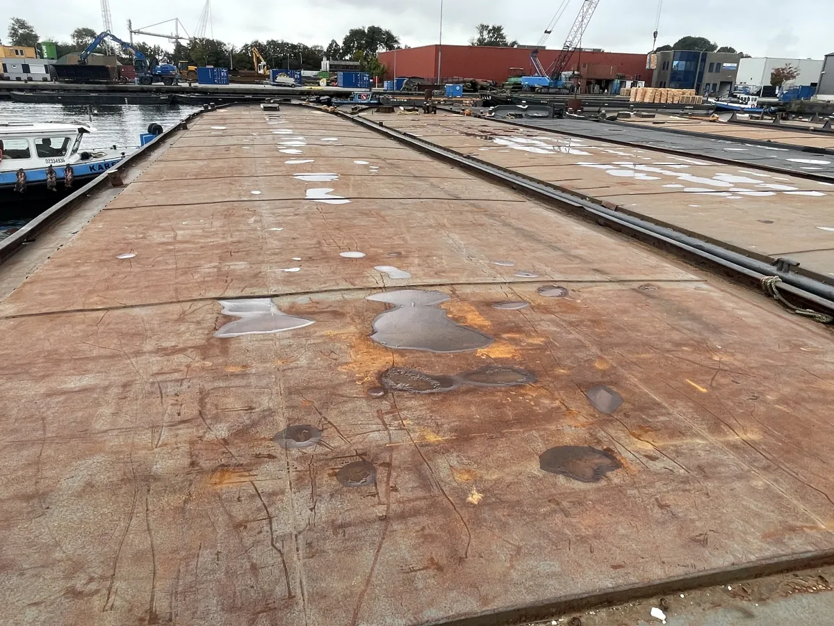 Staal Werkboot Dekschuit 600
