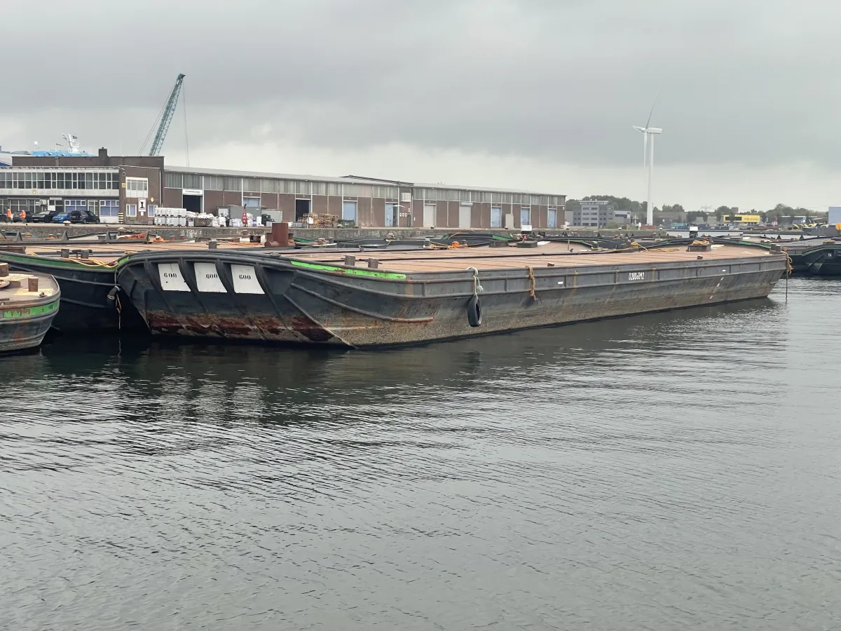 Staal Werkboot Dekschuit 600